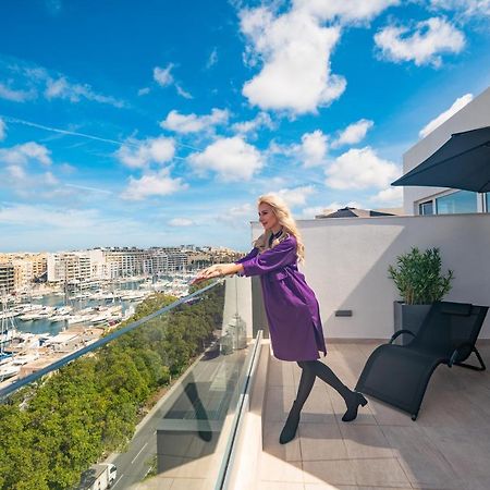 The Address Seafront Suites With Hot Tub Pieta Экстерьер фото