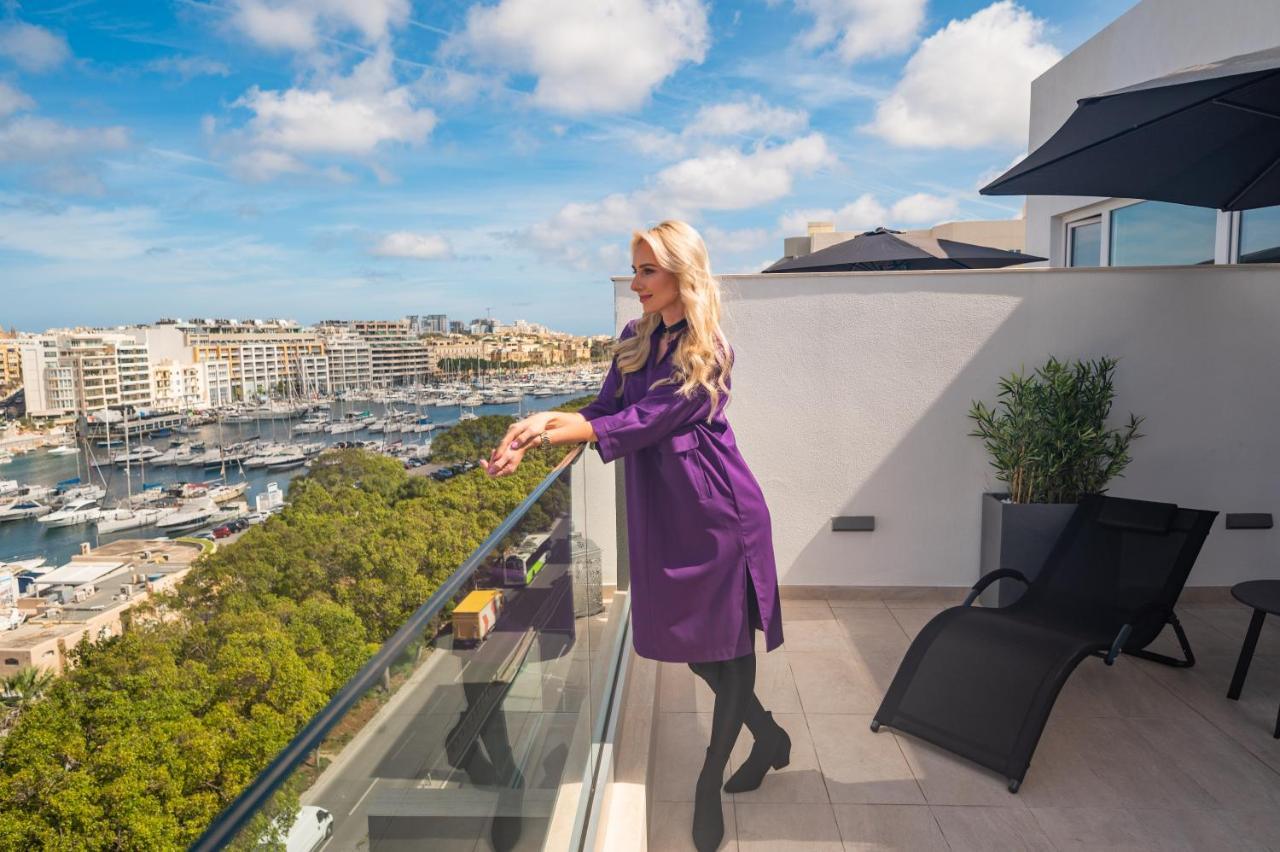 The Address Seafront Suites With Hot Tub Pieta Экстерьер фото