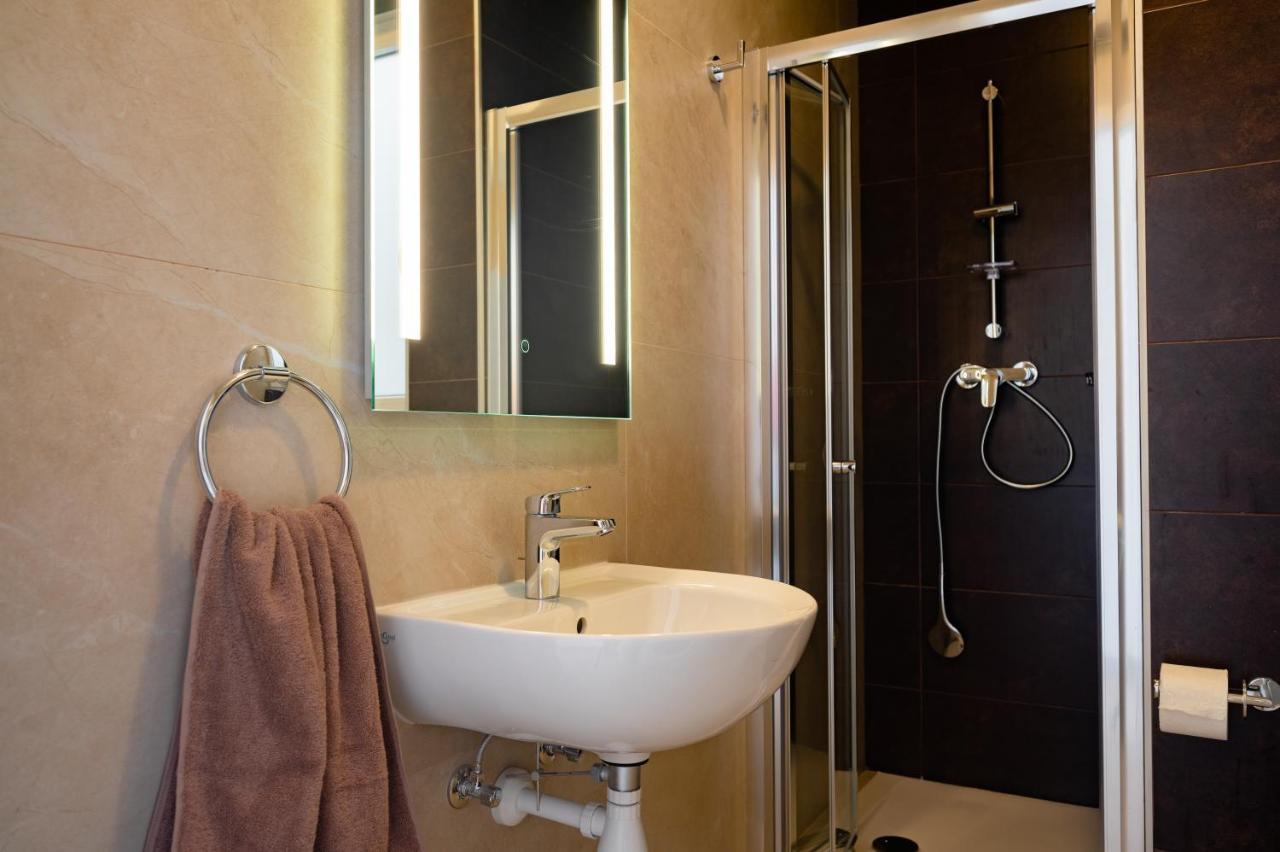 The Address Seafront Suites With Hot Tub Pieta Экстерьер фото