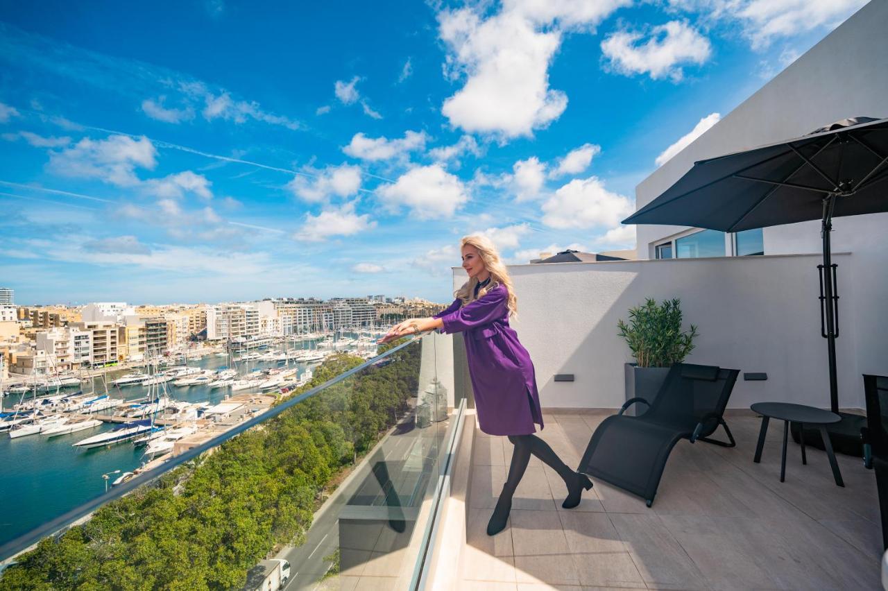 The Address Seafront Suites With Hot Tub Pieta Экстерьер фото