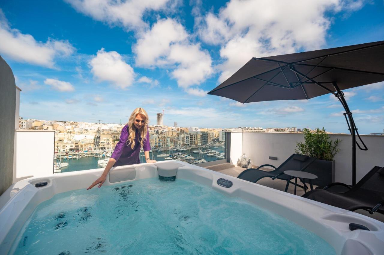 The Address Seafront Suites With Hot Tub Pieta Экстерьер фото