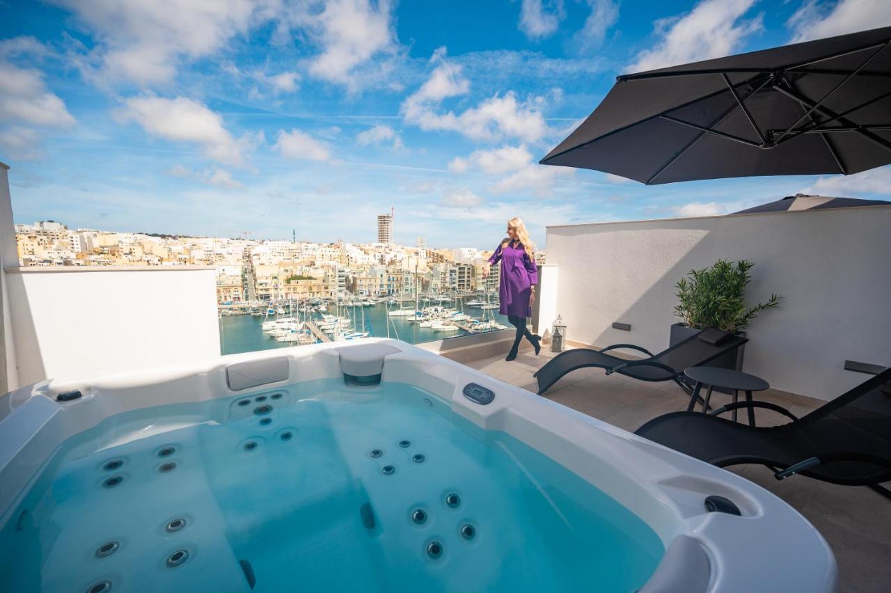 The Address Seafront Suites With Hot Tub Pieta Экстерьер фото