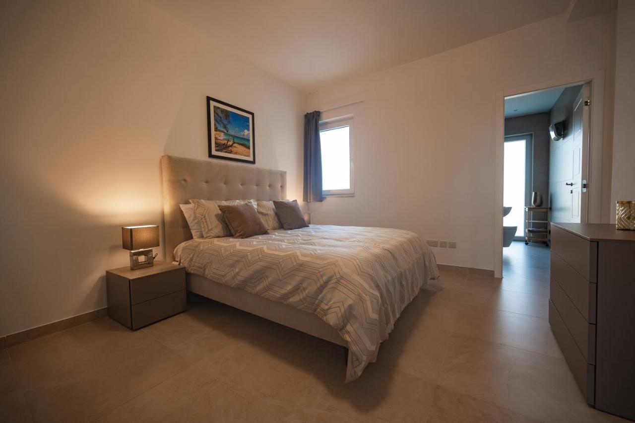 The Address Seafront Suites With Hot Tub Pieta Экстерьер фото