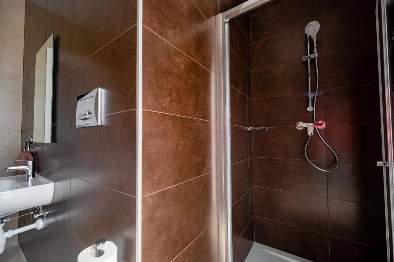 The Address Seafront Suites With Hot Tub Pieta Экстерьер фото